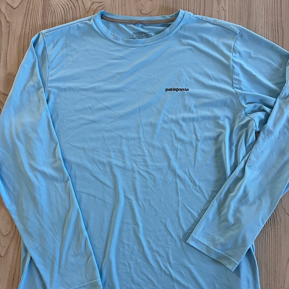 Patagonia men’s  cap cool daily shirt  Light Blue Long Sleeve Shirt size XL
